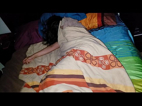 ❤️ Pasierb besztający swoją młodą macochę, gdy ta śpi. ❤❌ Homemade porn at us ❌️